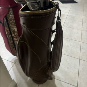 Classic Golf Cart Bag With individual Club Dividers and shoulder strap .